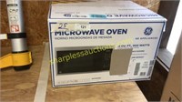 .9 CU FT, 900 watt microwave
