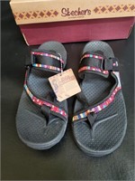 Women's Sketchers Sandals SZ 9.5 NIB