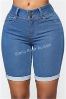 Fashion Nova Bermuda Shorts Small