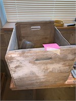 OLD ANTIQUE CRATE