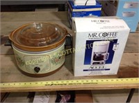 2 pcs - Flavo-Rite slow cooker and Mr. Coffee 4