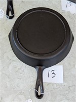 Lodge 3 Notch #7 Cast Iron Skillet