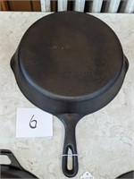 Unmarked Wagner #8 Cast Iron Skillet