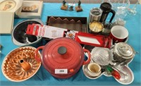 Large kitchen lot including dutch oven