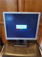 HP MONITOR 19IN