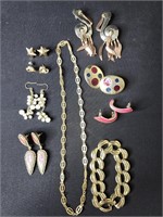 Vintage Costume Jewelry (Necklaces Watches & More)