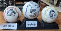 GEORGE BRETT FOTOBALL  BASEBALLS ON STAND