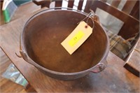 Unmarked Cast Iron 10" Dutch Oven