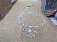 Wire Egg Basket 15x11 w/ Wooden Handle