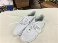 Tennis shoes size 9 1/2 men’s