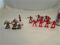 Lot de figurines Indiens et Soldats