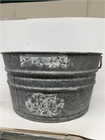 Galvanized wash tub