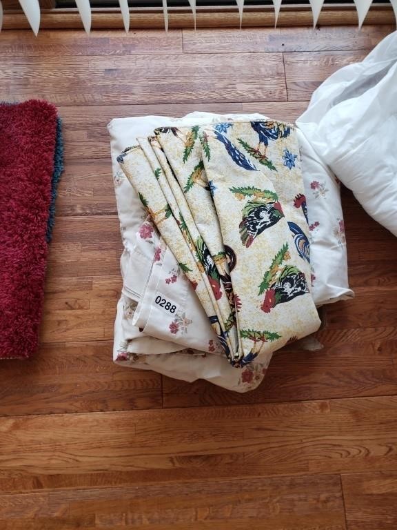 Lot of Floral Bedding Material, Covers