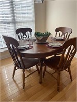 PEDESTAL TABLE AND 4 CHAIRS