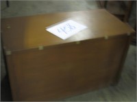 WOOD CHEST (SEE PICS)