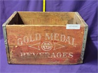 GOLD MEDAL BEVERAGES WOOD SODA CRATE