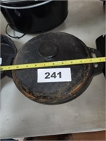 11.5 HANDLE TO HANDLE CAST IRON COVERED POT