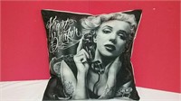 NEW Heart Breaker Marilyn Monroe Accent Pillow