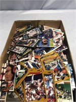 LARGE FLAT OF SPORTS CARDS