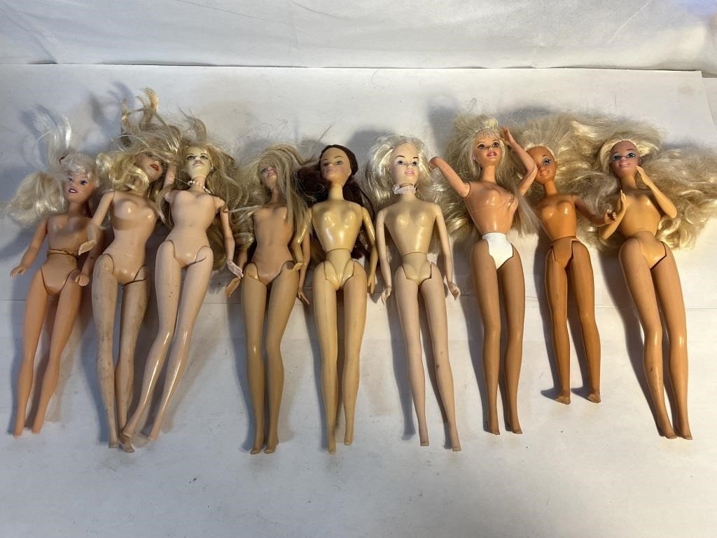 8 BARBIE & FRIENDS DOLLS