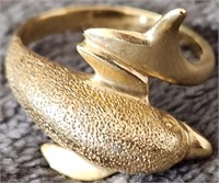 Q - GOLD DOLPHINE RING 3.9G  (S76)