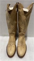 Size 9 A cowboy boot