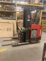 Raymond 2500lbs Ride On Elec. Forklift ~2150 hrs