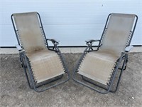 2 fold up lounge chairs