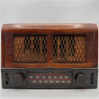 Antique Howard am Radio