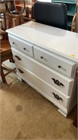 3 drawer dresser, 17”x40”x32”