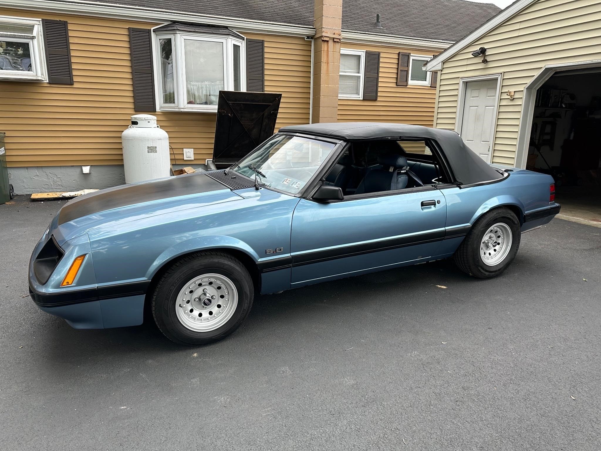 1985 Ford Mustang LX Convertible Car**