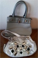 F - LOT OF 2 PURSES (B36)