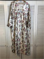 VINTAGE BARBIZON NIGHTGOWN