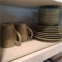 4 piece setting green dishes minus 1 bowl