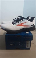 Brooks "Launch 8" men's shoes-Size 11