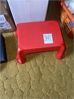 Rubbermaid step stool