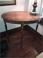 Great vintage wooden parlor table. Lamp not