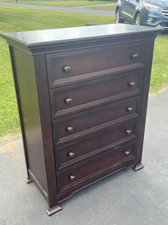 5 Drawer Chest of Drawers Dresser LIKE NEW!