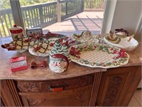 Christmas & Holiday Platters & Decor