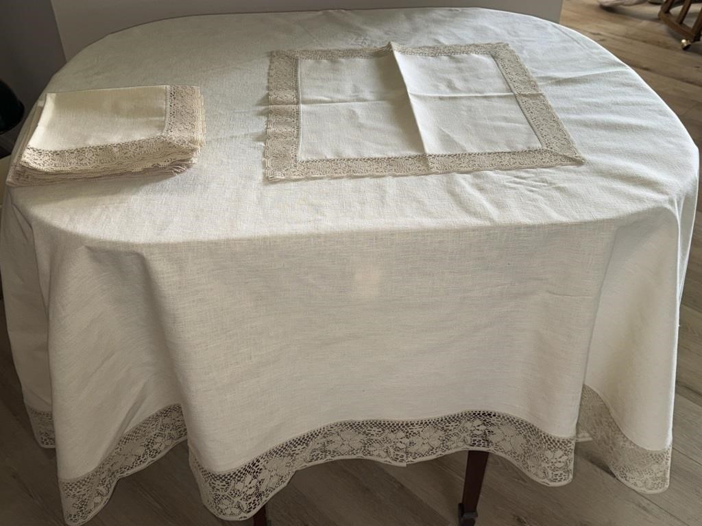 Vintage Tablecloth & Table Mats