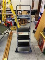 Aluminum step ladder