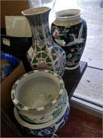 4 ceramic vases