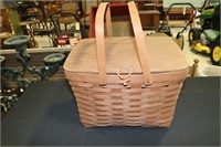 2009 Longaberger Large Picnic with Protector and