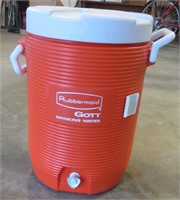 Rubbermaid 5-gallon cooler in good condition excep