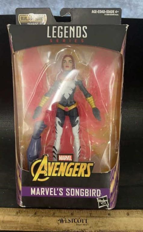 MARVEL AVENGERS COLLECTIBLE