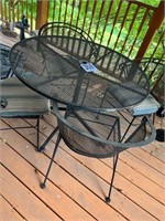 Metal Table with (4) Chairs (Deck)