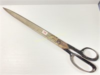 Vintage pair of wallpaper scissors