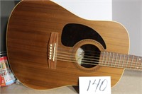 ART & LUTHERIE LEFT HAND ACOUSTIC GUITAR