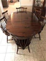 Vintage Ethan Allen Pedastal Table & 6 Chairs