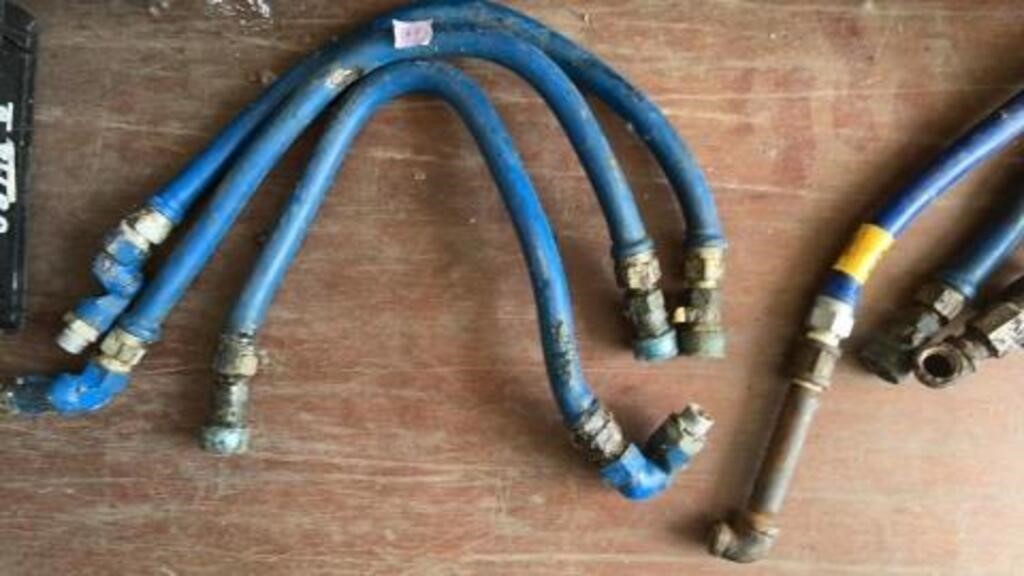 3 Commercial gas tubes